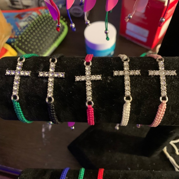 Bracelets - Picture 2 of 6